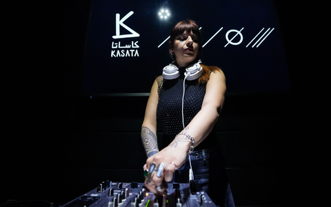 Die in Berlin lebende DJ Nuria legt in Damaskus auf. - Foto: Moawia Atrash/dpa