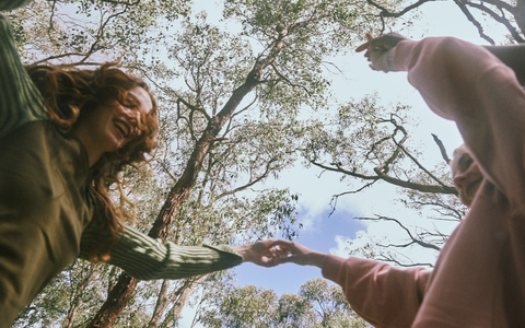 Umfrage: Die Deutschen lieben Urlaubsflirts / Die Dating App Bumble untersucht die Wirkung von Reisen auf Datingverhalten und Beziehungsdynamiken - Foto: presseportal.de Umfrage: Die Deutschen lieben Urlaubsflirts / Die Dating App Bumble untersucht die Wirkung von Reisen auf Datingverhalten und Beziehungsdynamiken - Foto: presseportal.de