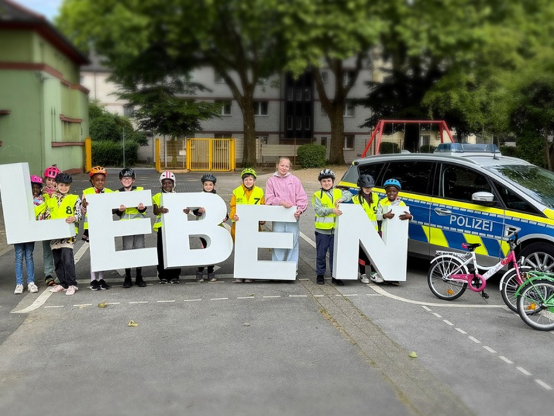 POL-OB: Bundesweite Aktion sicher.mobil.leben - Kinder im Blick Polizei Oberhausen fördert sicheres Radfahren bereits im Grundschulalter - Foto: presseportal.de