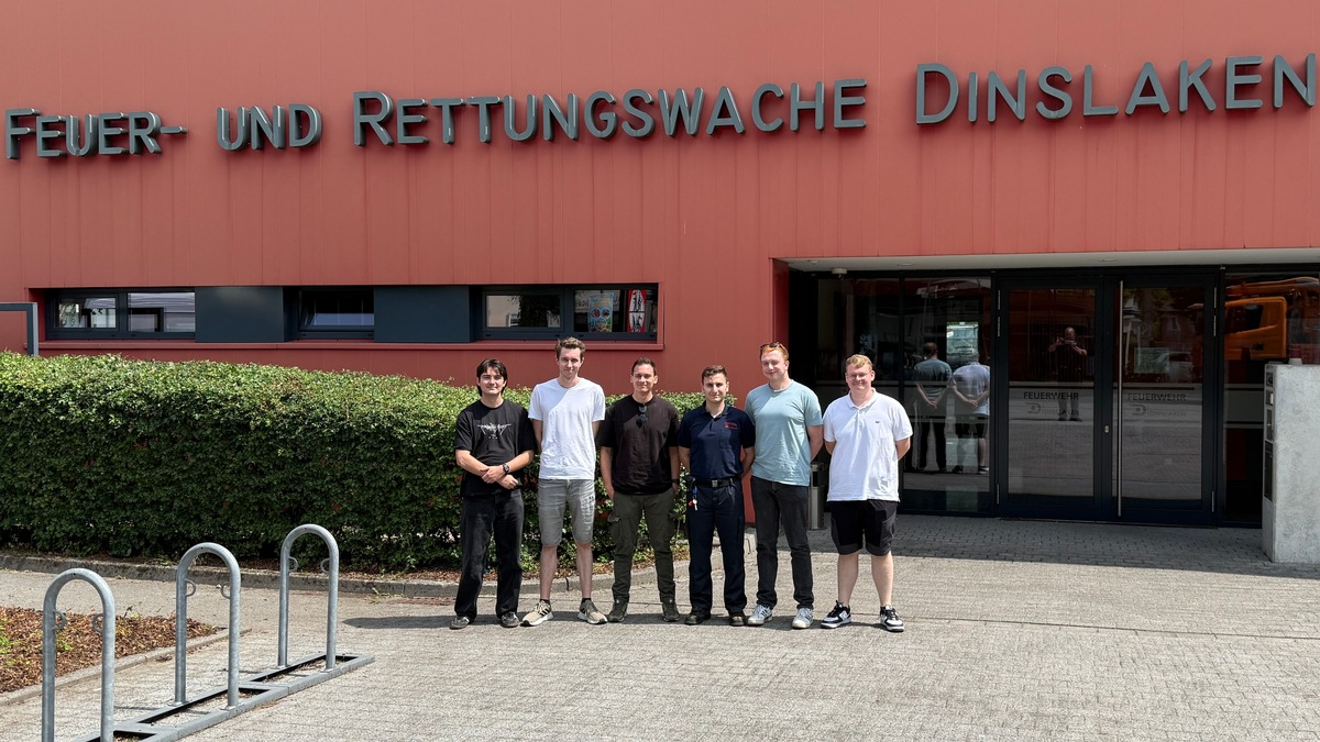 FW Dinslaken: Theorie trifft Praxis! - Foto: presseportal.de