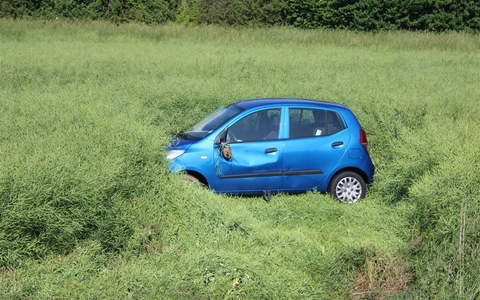 POL-DN: Verkehrsunfall mit drei Leichtverletzten - Mutter und Kinder im Fahrzeug - Foto: presseportal.de