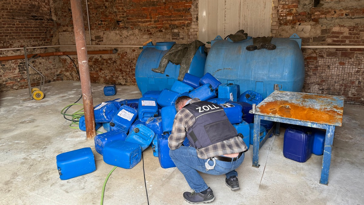 ZOLL-E: Staatsanwaltschaft Köln und Zollfahndung Essen decken illegales Großlabor für synthetische Drogen in Kerpen auf / 24 Personen festgenommen - Foto: presseportal.de