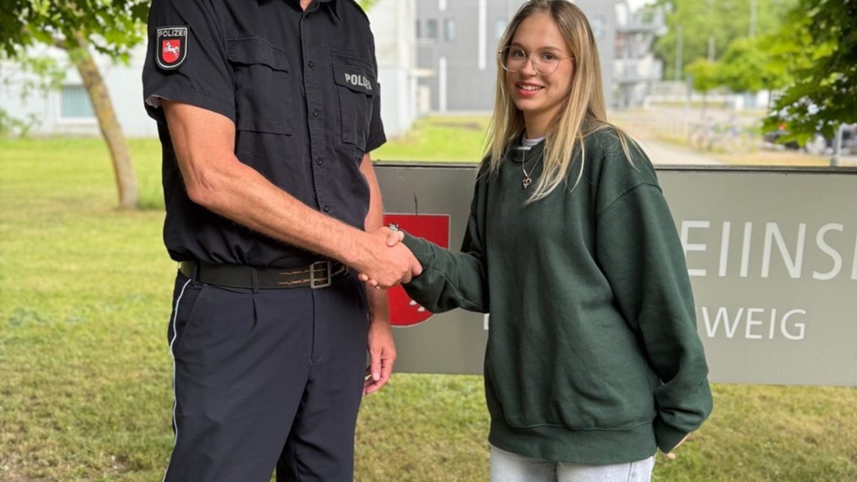 BPOL NRW: Unbekannter wirft Fahrrad ins Gleis - Bundespolizei ermittelt - Zeugenaufruf - Foto: presseportal.de