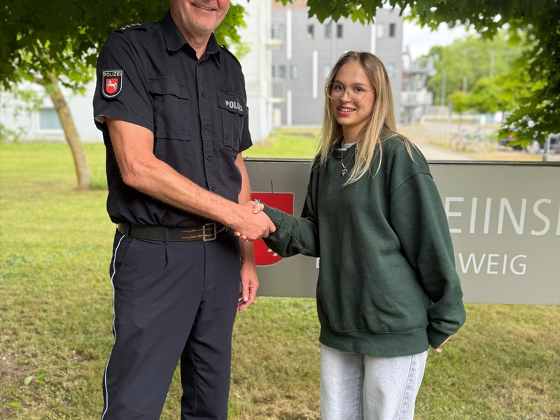 POL-BS: Zivilcourage geehrt - Foto: presseportal.de