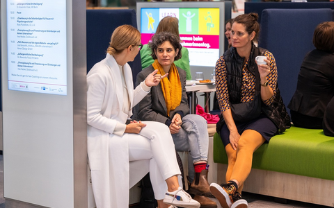 Herzliche Einladung zum 12. Berliner Unternehmerinnentag am 20. Juni 2025 mit spannenden Angeboten fĂĽr Unternehmerinnen und alle Frauen, die es werden wollen. Austausch und Vernetzung garantiert. - Foto: presseportal.de Herzliche Einladung zum 12. Berliner Unternehmerinnentag am 20. Juni 2025 mit spannenden Angeboten fĂĽr Unternehmerinnen und alle Frauen, die es werden wollen. Austausch und Vernetzung garantiert. - Foto: presseportal.de