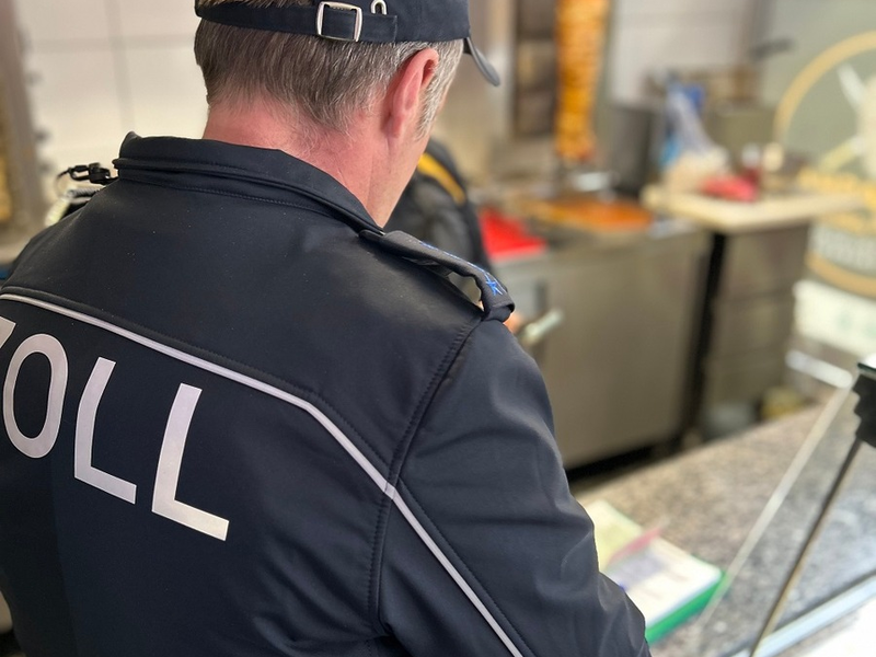 HZA-HN: Zwischen Glückskeks und Sojasauce/ Illegale Beschäftigung und Steuerbetrug in Heilbronner Restaurant? - Foto: presseportal.de