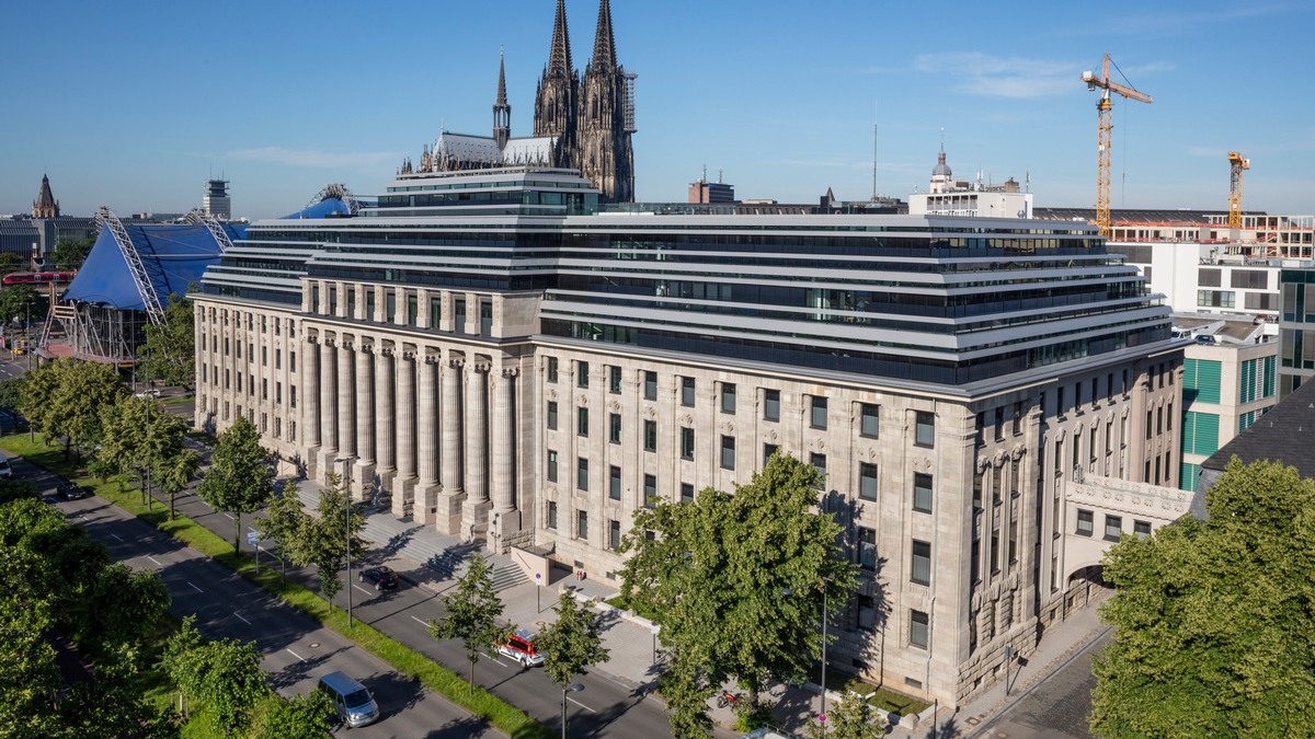 Vertrauenssache / Flugsicherheitsbehörde setzt weiterhin auf integrierte Services von Klüh - Foto: presseportal.de