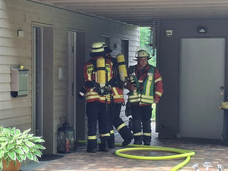 KFV-CW: Schwelbrand nach Blitzeinschlag / Hausbesitzer entdecken Gefahr im Obergeschoss/Feuerwehr öffnet Dachstuhl - Foto: presseportal.de
