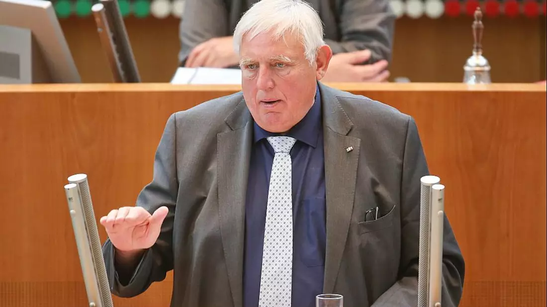 Karl-Josef Laumann in der Debatte zur Errichtung des Landesamtes für Gesundheit und Arbeitsschutz Nordrhein-Westfalen am 04.06.2025 - Bild: über dts Nachrichtenagentur