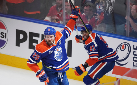 Die Oilers und Panthers lieferten sich ein intensives Auftaktmatch in die Stanley-Cup-Finals. - Foto: Darryl Dyck/The Canadian Press via AP/dpa