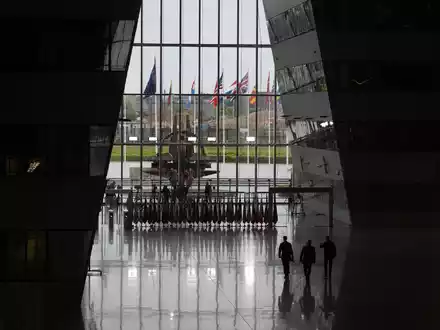 Sollen die Verteidigungsausgaben in allen Nato-Staaten auf fünf Prozent des Bruttoinlandsproduktes (BIP) steigen? - Foto: Virginia Mayo/AP/dpa