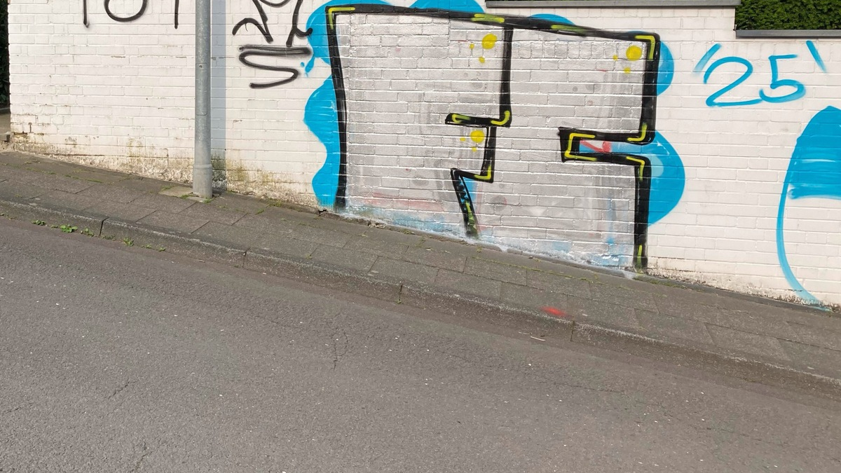 POL-RBK: Bergisch Gladbach - Farbschmierereien in zwei aufeinander folgenden Nächten - Foto: presseportal.de