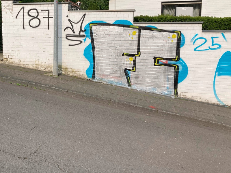 POL-RBK: Bergisch Gladbach - Farbschmierereien in zwei aufeinander folgenden Nächten - Foto: presseportal.de