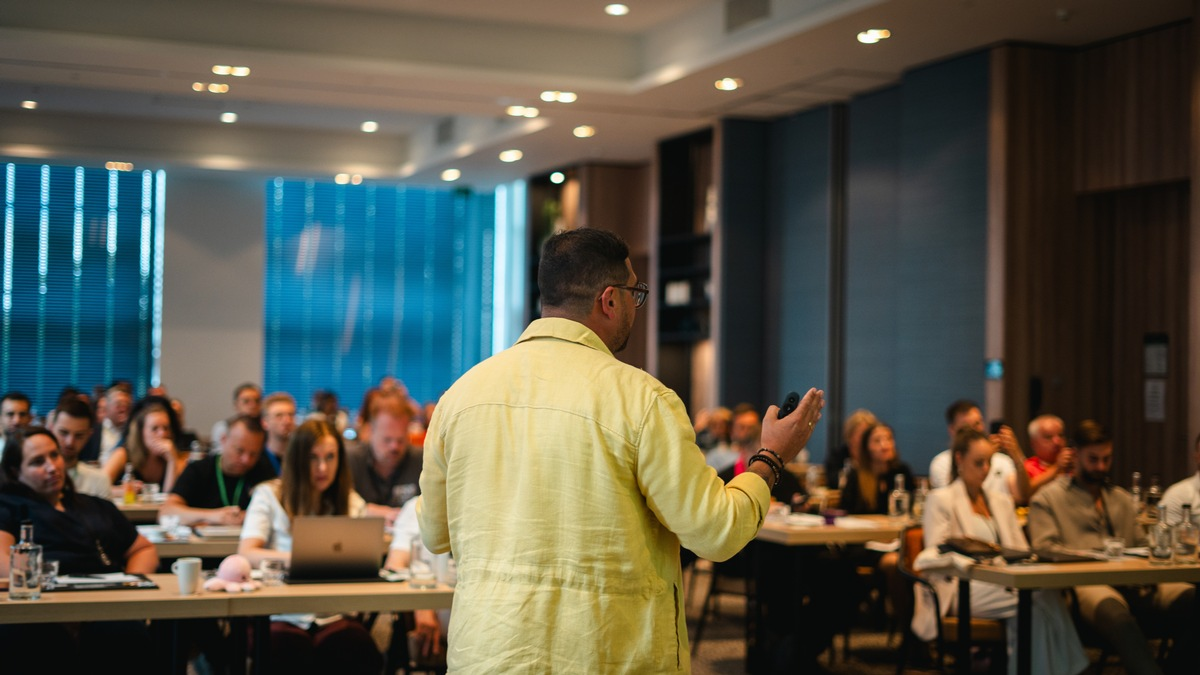 Handwerk goes viral: Wie TikTok und Instagram gegen den Azubi-Mangel wirken - Foto: presseportal.de