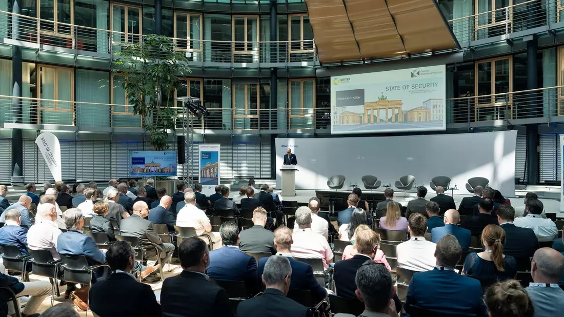 Sicherheitskonferenz am Brandenburger Tor: Hybride Bedrohungen im Fokus von Experten aus Wirtschaft und Politik - Bild: presseportal.de