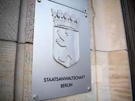 Die Staatsanwaltschaft hat im Rahmen der Ermittlungen gegen einen Palliativarzt eine weitere Exhumierung veranlasst. (Symbolbild)  - Foto: Fabian Sommer/dpa