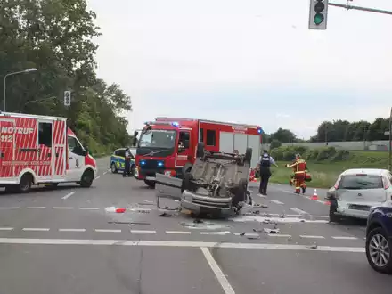 POL-DN: Ungebremst auf PKW aufgefahren - Foto: presseportal.de