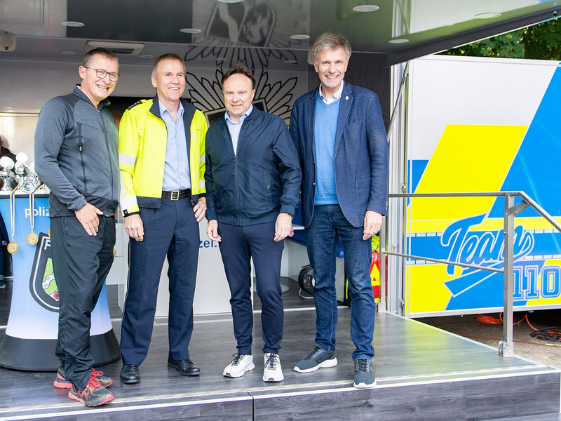 POL-BOR: Euregio Triathlon 2025: Sportlicher Ehrgeiz und Teamgeist - Foto: presseportal.de