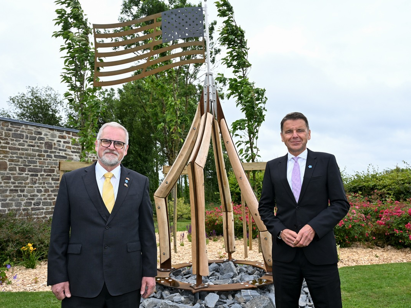 Marigny: Volksbund eröffnet Ausstellung und weiht mit der Stiftung Würth Gedenkzeichen ein - Foto: presseportal.de