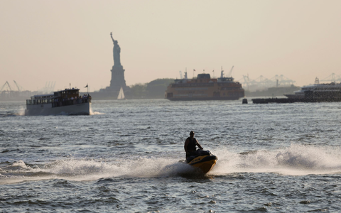 Die Sicht ist getrĂŒbt in New York - das liegt an BrĂ€nden weit entfernt - Foto: Heather Khalifa/AP/dpa Die Sicht ist getrĂŒbt in New York - das liegt an BrĂ€nden weit entfernt - Foto: Heather Khalifa/AP/dpa