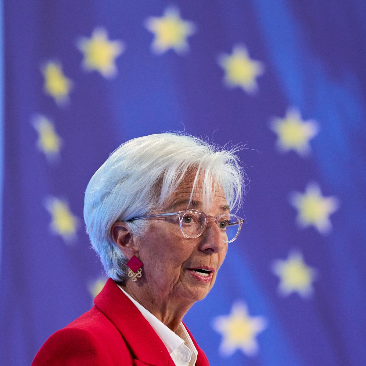 EZB-Präsidentin Christine Lagarde will ihre Amtszeit zu Ende bringen - entgegen jüngster Spekulationen - Foto: Michael Probst/AP/dpa