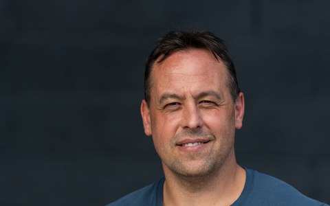 Mit Ex-Bundestrainer Marco Sturm gibt es erstmals einen deutschen NHL-Cheftrainer. - Foto: Maximilian Haupt/dpa