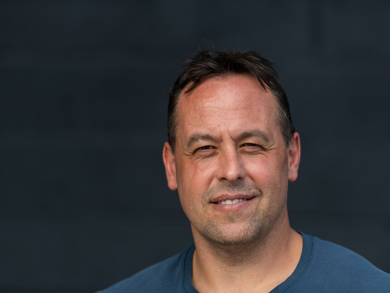 Mit Ex-Bundestrainer Marco Sturm gibt es erstmals einen deutschen NHL-Cheftrainer. - Foto: Maximilian Haupt/dpa