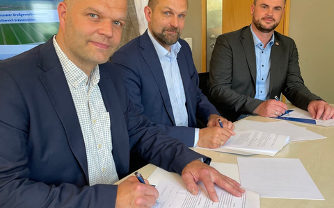 Startschuss Großgewerbestandort Upahl/Grevesmühlen: Landkreis, Kommunen und Wirtschaftsförderungsgesellschaft unterzeichnen gemeinsame Vermarktungsvereinbarung - Foto: presseportal.de
