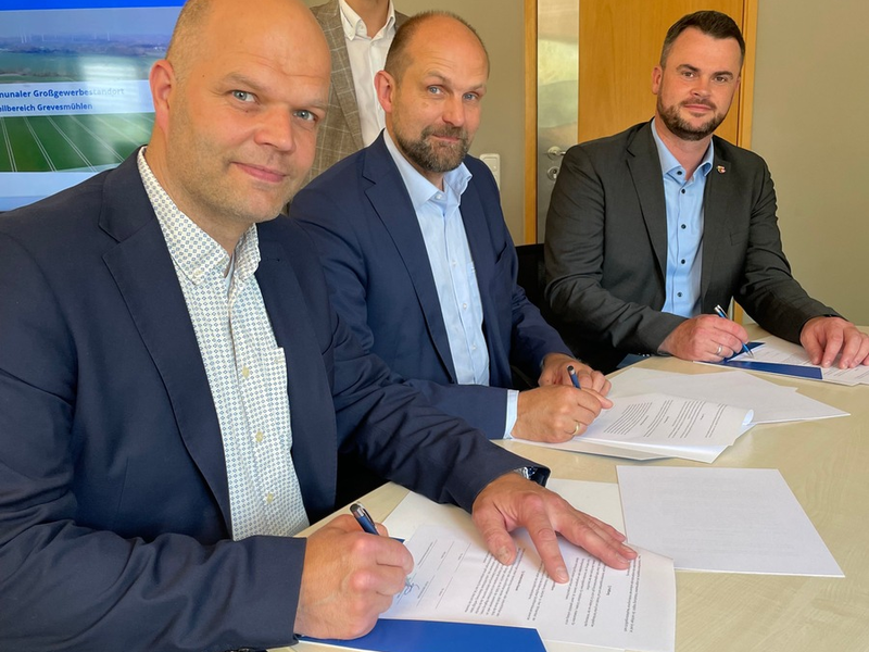 Startschuss Großgewerbestandort Upahl/Grevesmühlen: Landkreis, Kommunen und Wirtschaftsförderungsgesellschaft unterzeichnen gemeinsame Vermarktungsvereinbarung - Foto: presseportal.de