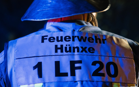 FW Hünxe: Rauchentwicklung an einem Pkw - Foto: presseportal.de