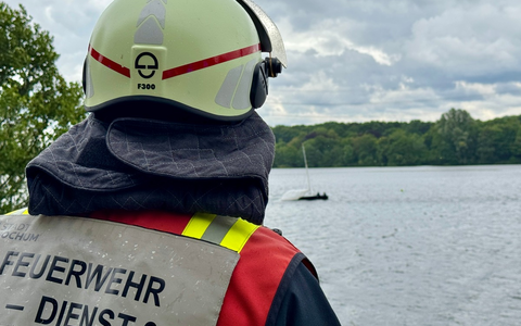 FW-BO: Gekentertes Segelboot auf dem Kemnader See führt zu Feuerwehreinsatz - Foto: presseportal.de
