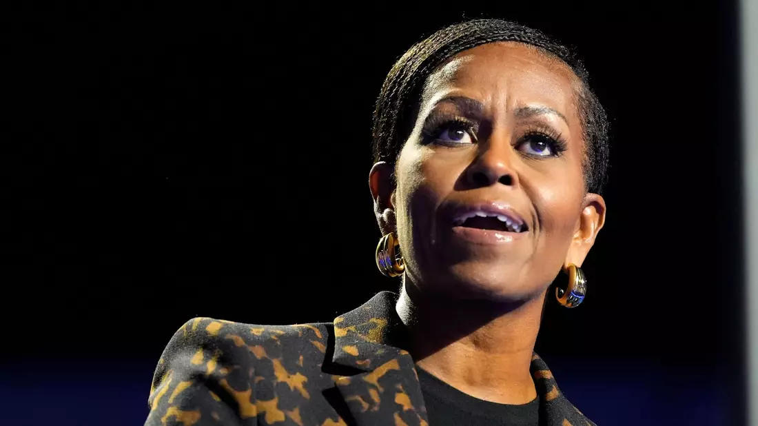 Bringt ein weiteres Buch auf den Markt: Michelle Obama. (Archivbild) - Bild: Jacquelyn Martin/AP/dpa