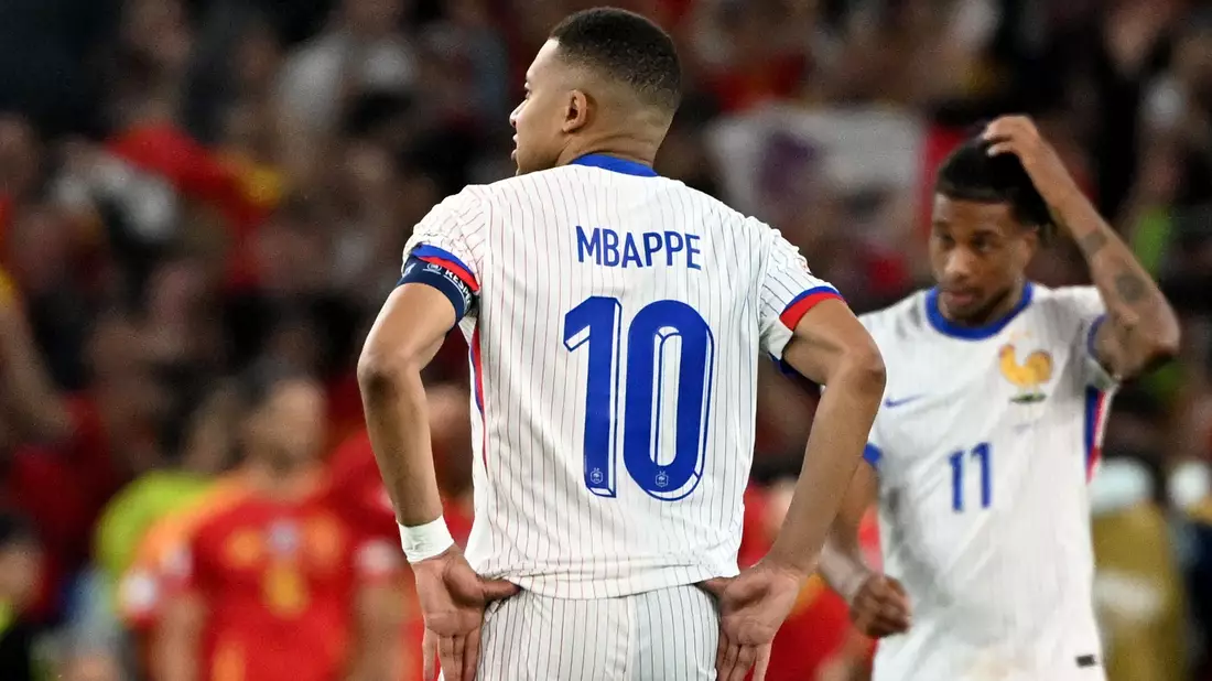 Hatten Spaß gegen Frankreich: Dean Huijsen und Nico Williams - Bild: Marijan Murat/dpa