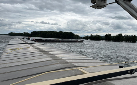 PP-ELT: Havarie eines Güterschubverbandes bei RKM 523 - Keine Verletzten, Bergung für den Folgetag geplant - Foto: presseportal.de PP-ELT: Havarie eines Güterschubverbandes bei RKM 523 - Keine Verletzten, Bergung für den Folgetag geplant - Foto: presseportal.de