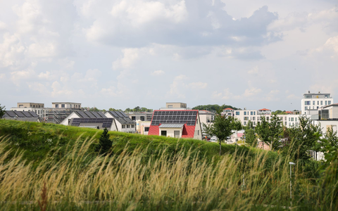Der Anstieg der Kreditzinsen schreckte in den vergangenen drei Jahren viele Immobilieninteressenten ab. Die Folge waren sinkende Preise - doch diese Phase ist nun beendet. (Symbolbild) - Foto: Christian Charisius/dpa Der Anstieg der Kreditzinsen schreckte in den vergangenen drei Jahren viele Immobilieninteressenten ab. Die Folge waren sinkende Preise - doch diese Phase ist nun beendet. (Symbolbild) - Foto: Christian Charisius/dpa