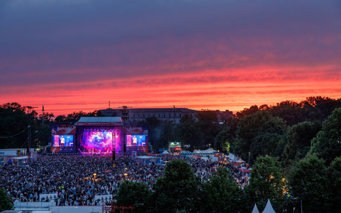 Auch die Besucher von Rock im Park müssen sich in Nürnberg auf Regen einstellen. - Foto: Daniel Karmann/dpa
