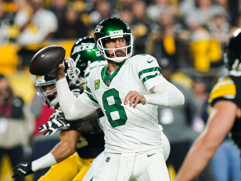 Trägt zukünftig das Gelb und Schwarz der Pittsburgh Steelers: Quarterback Aaron Rodgers.  - Foto: Matt Freed/AP/dpa