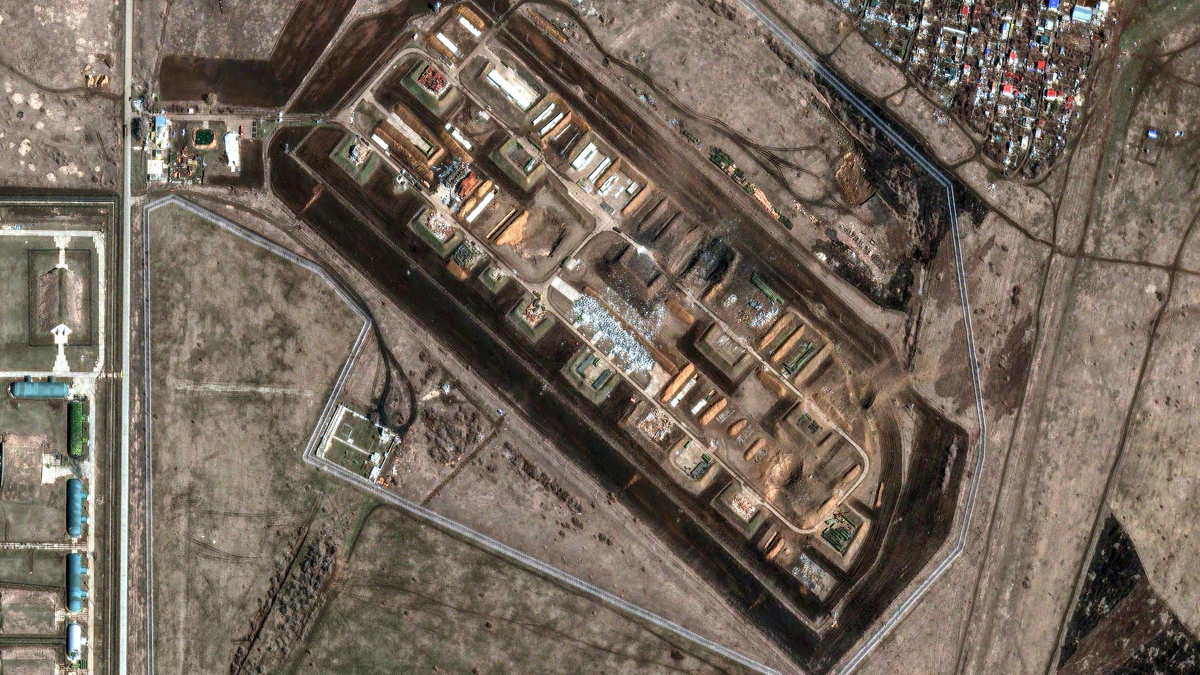 Die Region Saratow war schon in der Vergangenheit wegen des Luftwaffenstützpunktes mehrfach Ziel ukrainischer Angriffe. (Archivbild) - Foto: Uncredited/Maxar Technologies/AP/dpa