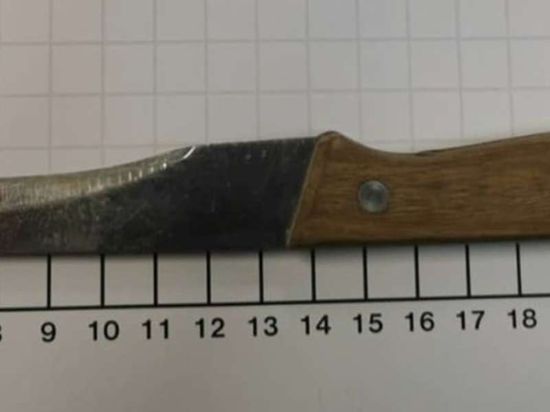 BPOL NRW: Mann greift Ladendetektiv an und führt ein Messer mit - Bundespolizei stellt Angreifer - Foto: presseportal.de