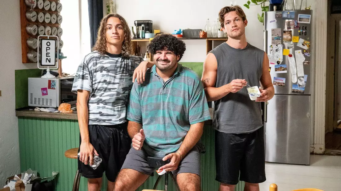 Neue Helden: Die RTL+-Comedyserie «Softies». - Bild: Christoph Assmann/RTL/dpa