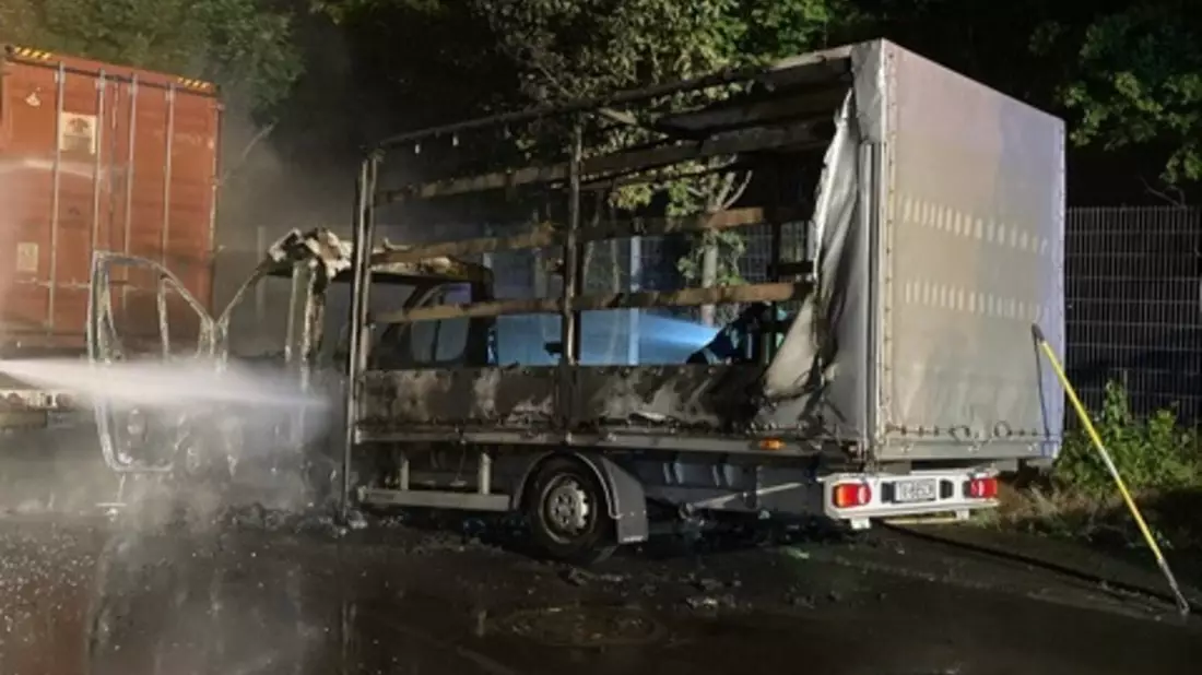 POL-OF: Lkw geriet aus unbekannter Ursache in Brand - Bild: presseportal.de