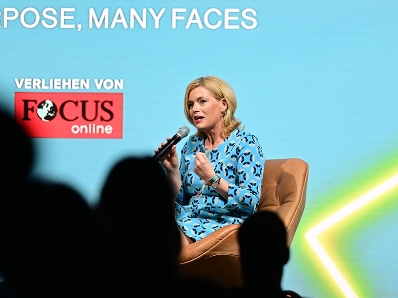 FOCUS online verleiht Constructive World Award / Bundestagspräsidentin Julia Klöckner spricht auf Preisverleihung / Tijen Onaran moderiert Talk - Foto: presseportal.de