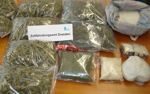 ZOLL-DD: Jahresbilanz 2024 des Zollfahndungsamtes Dresden -1.869 Ermittlungsverfahren gegen 2.242 Tatverdächtige eingeleitet- -3.662 kg Betäubungsmittel sichergestellt- -13,8 Mio Euro Steuerschaden aufgedeckt- - Foto: presseportal.de