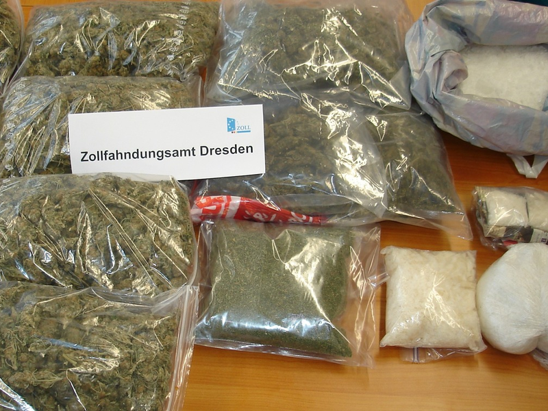 ZOLL-DD: Jahresbilanz 2024 des Zollfahndungsamtes Dresden -1.869 Ermittlungsverfahren gegen 2.242 Tatverdächtige eingeleitet- -3.662 kg Betäubungsmittel sichergestellt- -13,8 Mio Euro Steuerschaden aufgedeckt- - Foto: presseportal.de