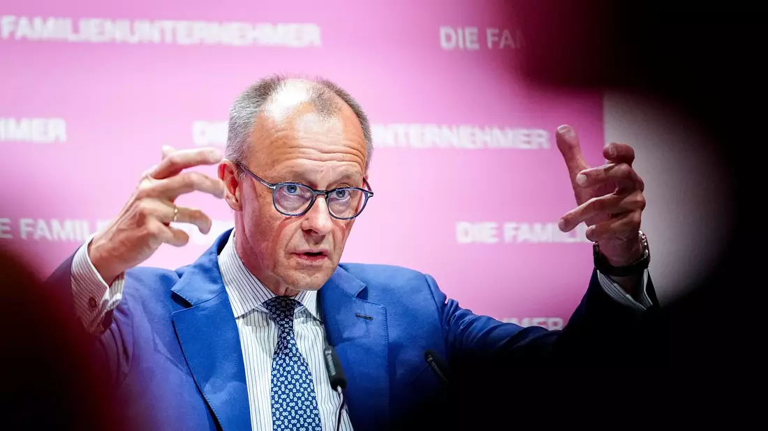 Merz sprach auf einer Tagung von Familienunternehmern. - Bild: Kay Nietfeld/dpa