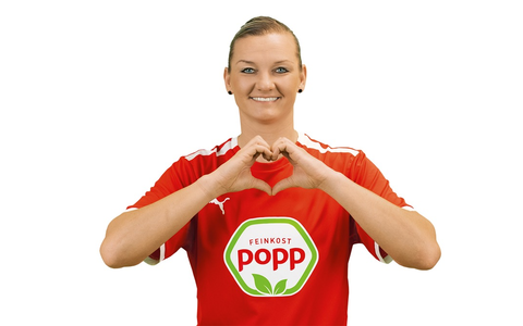 Fußballstar Alexandra Popp bringt Stadion-Feeling in den Supermarkt / Mit Popp Feinkost auf Fan-Tour in NRW - Foto: presseportal.de