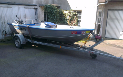 POL-HL: Bosau / Ostholstein Diebstahl eines hochwertigen Ruderbootes - Foto: presseportal.de