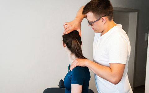Alexander Steinborn von der Physiotherapie Steinborn: Wie das BEMER-Gerät physiotherapeutische Behandlungen unterstützt - Foto: presseportal.de