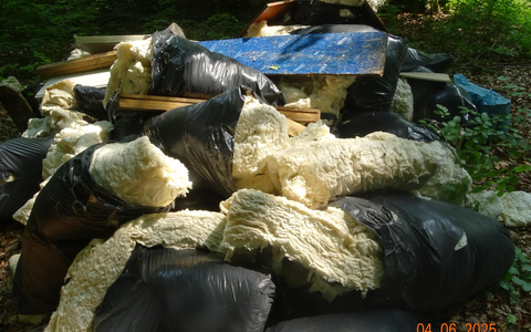 POL-RZ: Illegale Müllablagerungen - Polizei ist auf der Suche nach Hinweisen - Foto: presseportal.de