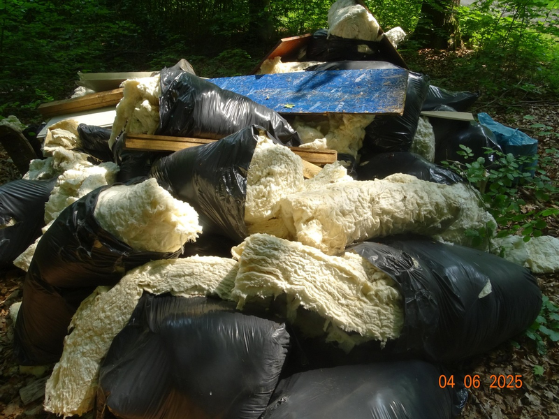 POL-RZ: Illegale Müllablagerungen - Polizei ist auf der Suche nach Hinweisen - Foto: presseportal.de